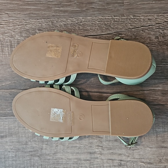 Princess Highway Sandals - Picture 3 of 5